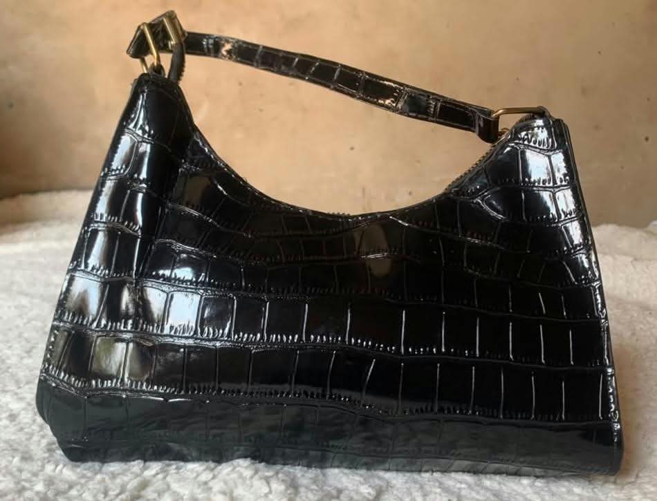 Black croc-effect hobo bag